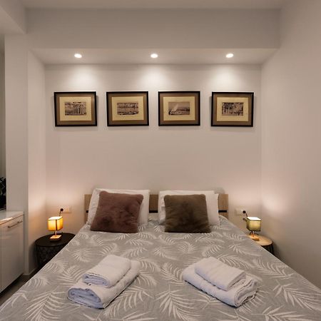 Modern Studio Apartment B Афины Экстерьер фото